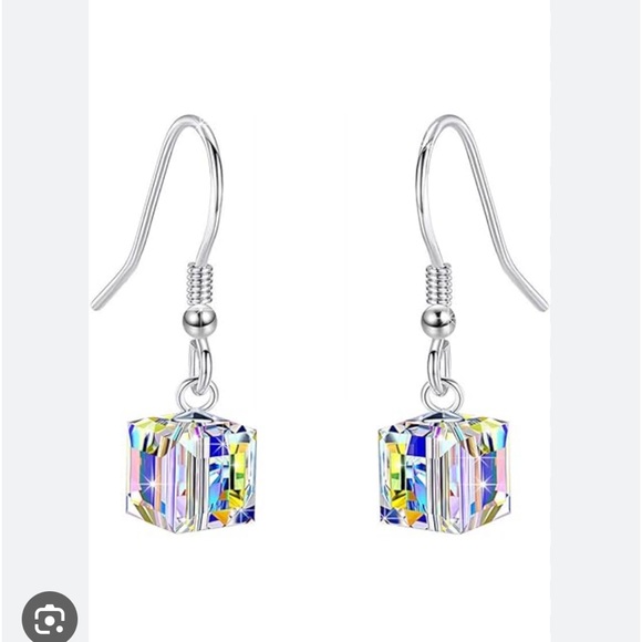 SWAROVSKI CUBE DROP EARRINGS 🔥🔥🔥 - Picture 2 of 8